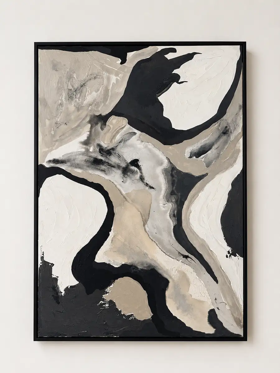 Abbildung des Kunstwerks "Spuren" auf Leinwand, Mixed Media, 2025, von Kate Schön in den Farben Schwarz, weiß und beige.